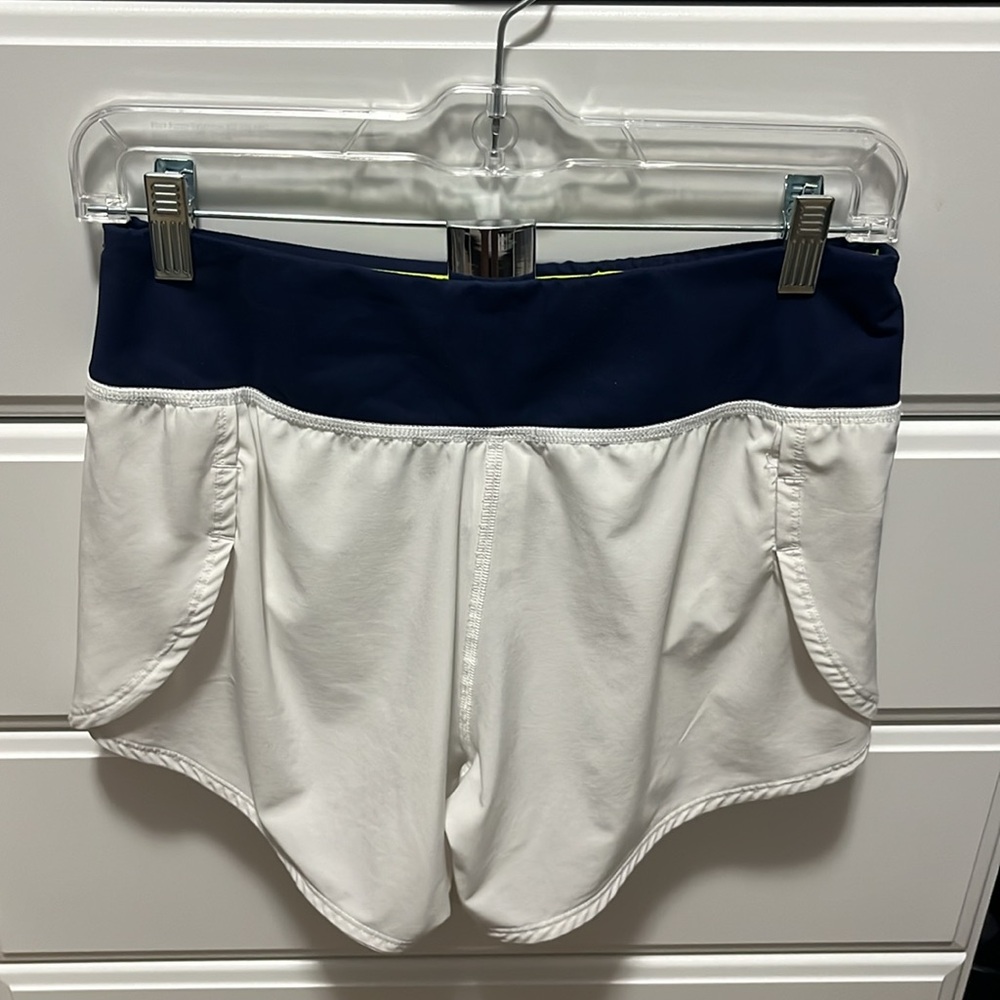 Brooks Chaser 5 running shorts. Size Small. - Picture 3 of 3